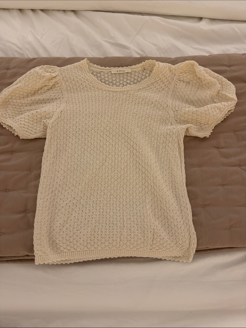 Doen Cream Lace Puff-Sleeve Knit Top